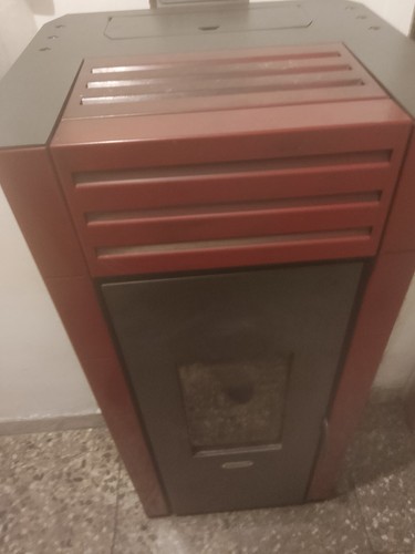 Stufa pellet usata vendo - stufa,